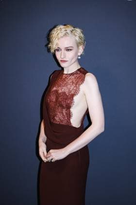 Cannes, Arrivals at the photocall of the 2025 Kering Women In Motion Awards and Cannes Film Festival Presidential Dinner event during the 78th Cannes Film Festival Cannes, Arrivals at the photocall of the 2025 Kering Women In Motion Awards and Cannes Film Festival Presidential Dinner event during the Festival de Cannes. In the photo: Julia Garner (Actress) Milan Italy  Copyright: xIPA ABACAx