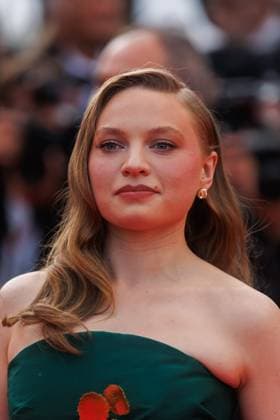 Festival de Cannes The Phoenician Scheme Red Carpet Mia Threapleton at the premiere of The Phoenician Scheme during the 78 Cannes Film Festival at the Palais de Festival on 18 05 2025 Copyright: xEventpressxKochanx