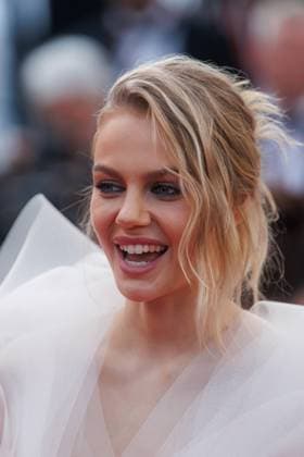 Festival de Cannes The Phoenician Scheme Red Carpet Laura Schmitt Laura Abla at the premiere of The Phoenician Scheme during the 78 Cannes Film Festival at the Palais de Festival on 18 05 2025 Copyright: xEventpressxKochanx