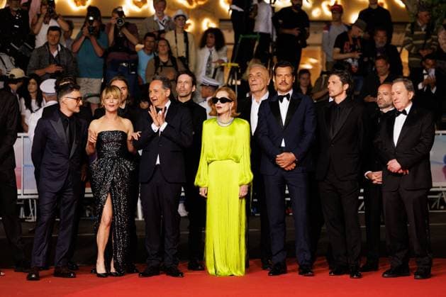 J Montée des marches du film La femme la plus riche du monde lors du 78ème Festival International du Film de Cannes Mathieu Demy, Marina Foïs, Thierry Klifa, Isabelle Huppert, Laurent Lafitte, Raphaël Personnaz, André Marcon Montée des marches du film La femme la plus riche du monde lors du 78ème Festival International du Film de Cannes, au Palais des Festivals à Cannes Le 18 mai 2025 Jacovides Moreau Bestimage Red carpet for the movie The richest woman in the world during the 78th Cannes International Film Festival at the Palais des Festivals in Cannes, France On may 18th 2025 Cannes France  Copyright: xJACOVIDES-MOREAUx xBESTIMAGExJACOVIDES-MOREAUx xBESTIMAGEx
