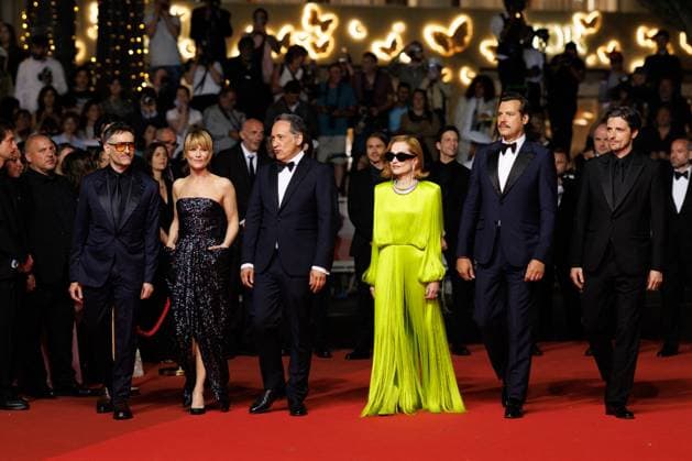 J Montée des marches du film La femme la plus riche du monde lors du 78ème Festival International du Film de Cannes Mathieu Demy, Marina Foïs, Thierry Klifa, Isabelle Huppert, Laurent Lafitte, Raphaël Personnaz Montée des marches du film La femme la plus riche du monde lors du 78ème Festival International du Film de Cannes, au Palais des Festivals à Cannes Le 18 mai 2025 Jacovides Moreau Bestimage Red carpet for the movie The richest woman in the world during the 78th Cannes International Film Festival at the Palais des Festivals in Cannes, France On may 18th 2025 Cannes France  Copyright: xJACOVIDES-MOREAUx xBESTIMAGExJACOVIDES-MOREAUx xBESTIMAGEx