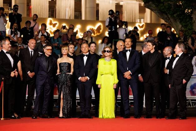 J Montée des marches du film La femme la plus riche du monde lors du 78ème Festival International du Film de Cannes Mathieu Demy, Marina Foïs, Thierry Klifa, Isabelle Huppert, Laurent Lafitte, Raphaël Personnaz, André Marcon Montée des marches du film La femme la plus riche du monde lors du 78ème Festival International du Film de Cannes, au Palais des Festivals à Cannes Le 18 mai 2025 Jacovides Moreau Bestimage Red carpet for the movie The richest woman in the world during the 78th Cannes International Film Festival at the Palais des Festivals in Cannes, France On may 18th 2025 Cannes France  Copyright: xJACOVIDES-MOREAUx xBESTIMAGExJACOVIDES-MOREAUx xBESTIMAGEx