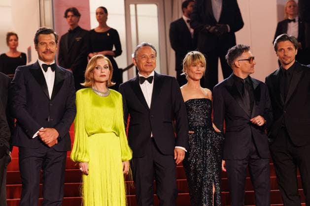 J Montée des marches du film La femme la plus riche du monde lors du 78ème Festival International du Film de Cannes Laurent Lafitte, Isabelle Huppert, Thierry Klifa, Marina Foïs, Mathieu Demy, Raphaël Personnaz Montée des marches du film La femme la plus riche du monde lors du 78ème Festival International du Film de Cannes, au Palais des Festivals à Cannes Le 18 mai 2025 Jacovides Moreau Bestimage Red carpet for the movie The richest woman in the world during the 78th Cannes International Film Festival at the Palais des Festivals in Cannes, France On may 18th 2025 Cannes France  Copyright: xJACOVIDES-MOREAUx xBESTIMAGExJACOVIDES-MOREAUx xBESTIMAGEx