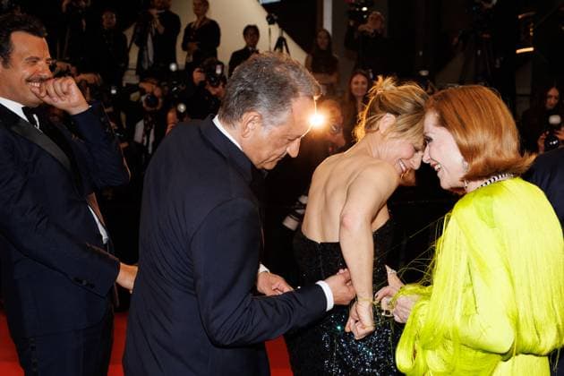 J Montée des marches du film La femme la plus riche du monde lors du 78ème Festival International du Film de Cannes Laurent Lafitte, Thierry Klifa, Marina Foïs, Isabelle Huppert Montée des marches du film La femme la plus riche du monde lors du 78ème Festival International du Film de Cannes, au Palais des Festivals à Cannes Le 18 mai 2025 Jacovides Moreau Bestimage Red carpet for the movie The richest woman in the world during the 78th Cannes International Film Festival at the Palais des Festivals in Cannes, France On may 18th 2025 Cannes France  Copyright: xJACOVIDES-MOREAUx xBESTIMAGExJACOVIDES-MOREAUx xBESTIMAGEx