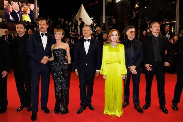 J Montée des marches du film La femme la plus riche du monde lors du 78ème Festival International du Film de Cannes Raphaël Personnaz, Laurent Lafitte, Marina Foïs, Thierry Klifa, Isabelle Huppert, Mathieu Demy, guest Montée des marches du film La femme la plus riche du monde lors du 78ème Festival International du Film de Cannes, au Palais des Festivals à Cannes Le 18 mai 2025 Jacovides Moreau Bestimage Red carpet for the movie The richest woman in the world during the 78th Cannes International Film Festival at the Palais des Festivals in Cannes, France On may 18th 2025 Cannes France  Copyright: xJACOVIDES-MOREAUx xBESTIMAGExJACOVIDES-MOREAUx xBESTIMAGEx