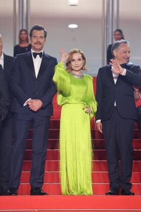 J Montée des marches du film La femme la plus riche du monde lors du 78ème Festival International du Film de Cannes Laurent Lafitte, Isabelle Huppert, Thierry Klifa Montée des marches du film La femme la plus riche du monde lors du 78ème Festival International du Film de Cannes, au Palais des Festivals à Cannes Le 18 mai 2025 Jacovides Moreau Bestimage Red carpet for the movie The richest woman in the world during the 78th Cannes International Film Festival at the Palais des Festivals in Cannes, France On may 18th 2025 Cannes France  Copyright: xJACOVIDES-MOREAUx xBESTIMAGExJACOVIDES-MOREAUx xBESTIMAGEx
