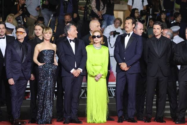J Montée des marches du film La femme la plus riche du monde lors du 78ème Festival International du Film de Cannes Mathieu Demy, Marina Foïs, Thierry Klifa, Isabelle Huppert, Laurent Lafitte, Raphaël Personnaz Montée des marches du film La femme la plus riche du monde lors du 78ème Festival International du Film de Cannes, au Palais des Festivals à Cannes Le 18 mai 2025 Jacovides Moreau Bestimage Red carpet for the movie The richest woman in the world during the 78th Cannes International Film Festival at the Palais des Festivals in Cannes, France On may 18th 2025 Cannes France  Copyright: xJACOVIDES-MOREAUx xBESTIMAGExJACOVIDES-MOREAUx xBESTIMAGEx