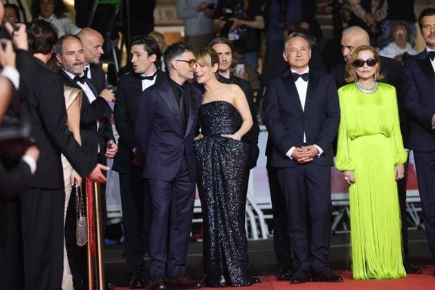 J Montée des marches du film La femme la plus riche du monde lors du 78ème Festival International du Film de Cannes Mathieu Demy, Marina Foïs, Thierry Klifa, Isabelle Huppert Montée des marches du film La femme la plus riche du monde lors du 78ème Festival International du Film de Cannes, au Palais des Festivals à Cannes Le 18 mai 2025 Jacovides Moreau Bestimage Red carpet for the movie The richest woman in the world during the 78th Cannes International Film Festival at the Palais des Festivals in Cannes, France On may 18th 2025 Cannes France  Copyright: xJACOVIDES-MOREAUx xBESTIMAGExJACOVIDES-MOREAUx xBESTIMAGEx