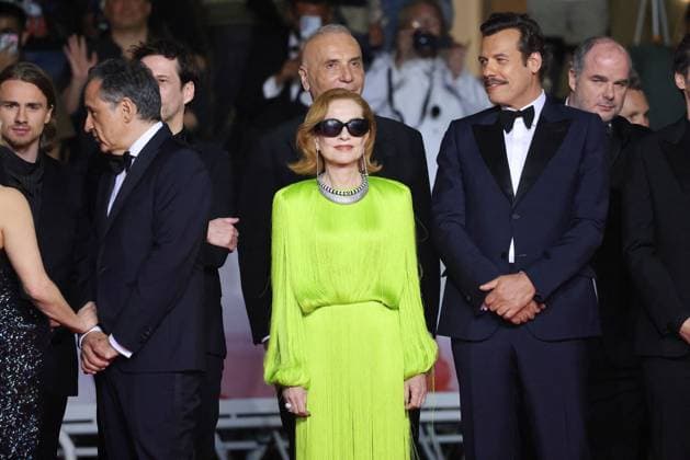 J Montée des marches du film La femme la plus riche du monde lors du 78ème Festival International du Film de Cannes Thierry Klifa, Isabelle Huppert, Laurent Lafitte Montée des marches du film La femme la plus riche du monde lors du 78ème Festival International du Film de Cannes, au Palais des Festivals à Cannes Le 18 mai 2025 Jacovides Moreau Bestimage Red carpet for the movie The richest woman in the world during the 78th Cannes International Film Festival at the Palais des Festivals in Cannes, France On may 18th 2025 Cannes France  Copyright: xJACOVIDES-MOREAUx xBESTIMAGExJACOVIDES-MOREAUx xBESTIMAGEx