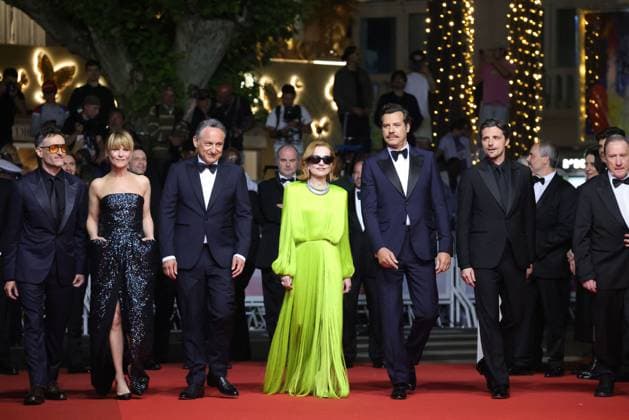 J Montée des marches du film La femme la plus riche du monde lors du 78ème Festival International du Film de Cannes Mathieu Demy, Marina Foïs, Thierry Klifa, Isabelle Huppert, Laurent Lafitte, Raphaël Personnaz, André Marcon Montée des marches du film La femme la plus riche du monde lors du 78ème Festival International du Film de Cannes, au Palais des Festivals à Cannes Le 18 mai 2025 Jacovides Moreau Bestimage Red carpet for the movie The richest woman in the world during the 78th Cannes International Film Festival at the Palais des Festivals in Cannes, France On may 18th 2025 Cannes France  Copyright: xJACOVIDES-MOREAUx xBESTIMAGExJACOVIDES-MOREAUx xBESTIMAGEx