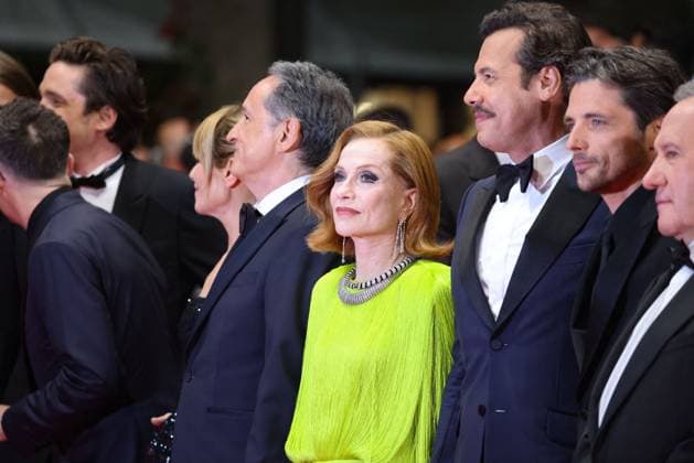 J Montée des marches du film La femme la plus riche du monde lors du 78ème Festival International du Film de Cannes Thierry Klifa, Isabelle Huppert, Laurent Lafitte, Raphaël Personnaz, André Marcon Montée des marches du film La femme la plus riche du monde lors du 78ème Festival International du Film de Cannes, au Palais des Festivals à Cannes Le 18 mai 2025 Jacovides Moreau Bestimage Red carpet for the movie The richest woman in the world during the 78th Cannes International Film Festival at the Palais des Festivals in Cannes, France On may 18th 2025 Cannes France  Copyright: xJACOVIDES-MOREAUx xBESTIMAGExJACOVIDES-MOREAUx xBESTIMAGEx