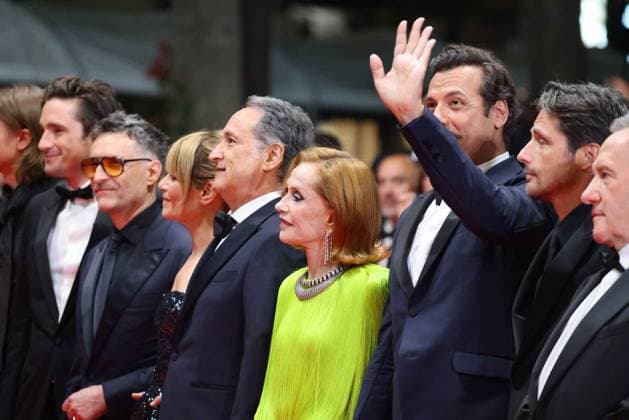 J Montée des marches du film La femme la plus riche du monde lors du 78ème Festival International du Film de Cannes Mathieu Demy, Marina Foïs, Thierry Klifa, Isabelle Huppert, Laurent Lafitte, Raphaël Personnaz, André Marcon Montée des marches du film La femme la plus riche du monde lors du 78ème Festival International du Film de Cannes, au Palais des Festivals à Cannes Le 18 mai 2025 Jacovides Moreau Bestimage Red carpet for the movie The richest woman in the world during the 78th Cannes International Film Festival at the Palais des Festivals in Cannes, France On may 18th 2025 Cannes France  Copyright: xJACOVIDES-MOREAUx xBESTIMAGExJACOVIDES-MOREAUx xBESTIMAGEx