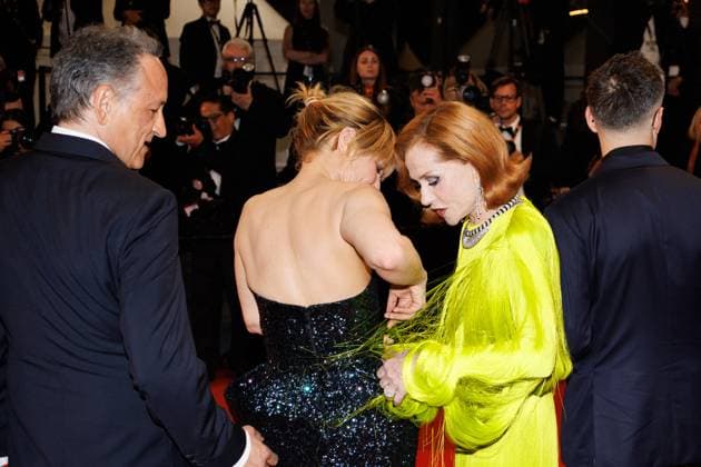 J Montée des marches du film La femme la plus riche du monde lors du 78ème Festival International du Film de Cannes Thierry Klifa, Marina Foïs, Isabelle Huppert Montée des marches du film La femme la plus riche du monde lors du 78ème Festival International du Film de Cannes, au Palais des Festivals à Cannes Le 18 mai 2025 Jacovides Moreau Bestimage Red carpet for the movie The richest woman in the world during the 78th Cannes International Film Festival at the Palais des Festivals in Cannes, France On may 18th 2025 Cannes France  Copyright: xJACOVIDES-MOREAUx xBESTIMAGExJACOVIDES-MOREAUx xBESTIMAGEx