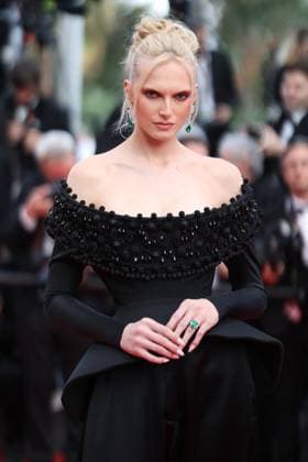 Internationale Filmfestspiele von Cannes 2025, Die schönsten Looks Cannes - The Phoenician Scheme Screening Alex Consani posing during the The Phoenician Scheme red carpet at the 78th annual Cannes Film Festival at Palais des Festivals on May 18, 2025 in Cannes, France. Photo by Jerome Domine ABACAPRESS.COM Cannes France  Copyright: xDominexJerome ABACAx