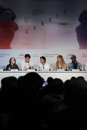 Press conference for the film Die my love during the 78th Cannes International Film Festival Sissy Spacek, Robert Pattinson, Lynne Ramsay, Jennifer Lawrence, Stanfield, LaKeith Press conference for the film Die my love during the 78th Cannes International Film Festival on May 18, 2025 Cannes France Olivier Borde Pool Bestimage Press conference for the film Die My Love during the 78th Cannes International Film Festival on May 18, 2025 Cannes France  Copyright: xOLIVIERxBORDEx xBESTIMAGExOLIVIERxBORDEx xBESTIMAGEx