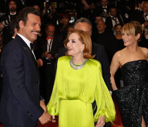 78eme Festival International du Film de Cannes Montée des marches La femme la plus riche du monde 78th Cannes Film Festival Red carpet of the film La femme la plus riche du monde Laurent Lafitte, Isabelle Huppert and Marina Fois 444639 2025 05 18 Cannes France  Copyright: xIsabellexVautierx xStarfacex STAR_444639_040