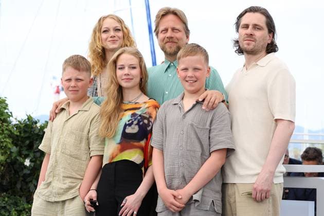 The Love that Remains photocall in Cannes Dorgils Hlynsson, Saga Gardarsdottir, Ida Mekkin Hlynsdottir, director Hlynur Palmason, Grimur Hlynsson and Sverrir Gudnason during the The Love that Remains - Photocall - 78th Cannes Film Festival, France on 19 May 2025. CAP GOL GOL Cannes CÃ te d Azur France Copyright: xRickxGold CapitalxPicturesx