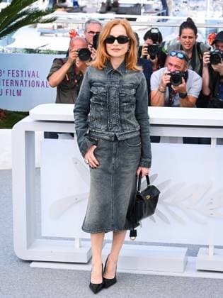 Cannes, Italy: Cannes, 78th Cannes Film Festival 2025 - day 7 - photocall of the film La Femme La Plus Riche Du Monde (The Richest Woman In The World) - In the photo: Isabelle Huppert Cannes Italy  - ZUMAp169 20250519_zea_p169_057 Copyright: xAlbertoxTerenghix