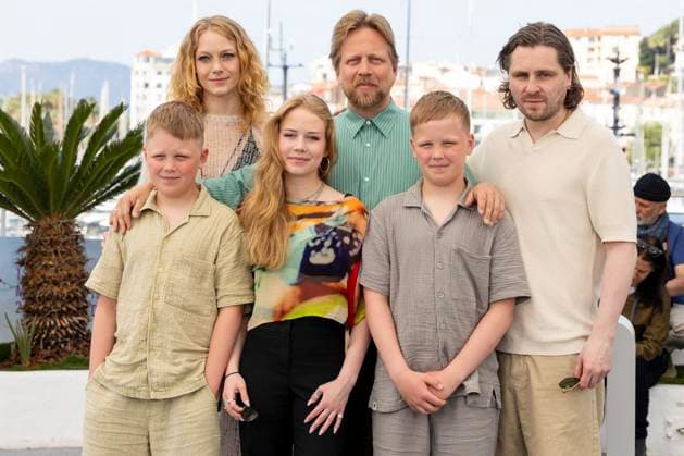 Photocall from the film Astin sem Eftir er The love that remains at the 78th Cannes International Film Festival Sverrir Gudnason, Þorgils Hlynsson, Hlynur Palmason, Ida Mekkin Hlynsdottir, Saga Garðarsdóttir, Grímur Hlynsson Photocall of the film Astin sem Eftir er The love that remains at the 78th Cannes International Film Festival on May 19, 2025 Jacovides Moreau Bestimage Ástin Sem Eftir Er The Love That Remains photocall at the 78th annual Cannes Film Festival at Palais des Festivals on May 19, 2025 in Cannes, France Cannes France  Copyright: xJACOVIDES-MOREAUx xBESTIMAGExJACOVIDES-MOREAUx xBESTIMAGEx