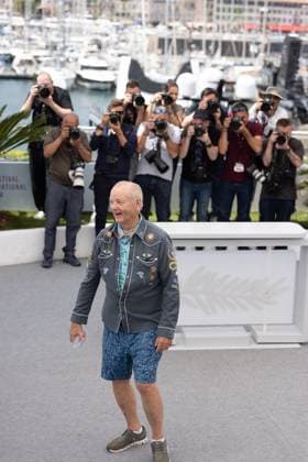 78. Internationalen Filmfestspiele von Cannes 2025 Cannes, Frankreich - 19.5.2024: Bill Murray verlässt den Photocalls zu - The Phoenician Scheme -, bei welchem Murray ein halb volles Wasserglas zur Erfrischung den Fotografen zugeworfen hat während der 78. Internationalen Filmfestspiele von Cannes. Die 78. Internationalen Filmfestspiele von Cannes finden vom 13. bis 24. Mai 2025 statt. Provence-Alpes-Cote d Azur