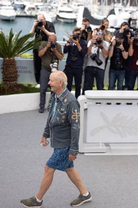 78. Internationalen Filmfestspiele von Cannes 2025 Cannes, Frankreich - 19.5.2024: Bill Murray verlässt den Photocalls zu - The Phoenician Scheme -, bei welchem Murray ein halb volles Wasserglas zur Erfrischung den Fotografen zugeworfen hat während der 78. Internationalen Filmfestspiele von Cannes. Die 78. Internationalen Filmfestspiele von Cannes finden vom 13. bis 24. Mai 2025 statt. Provence-Alpes-Cote d Azur