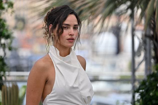Cannes Photocall Splitsville JR Adria Arjona attending the photocall of the movie Splitsville during 78th Cannes Film Festival in Cannes, France on May, 19, 2025. Photo by Julien Reynaud APS-Medias ABACAPRESS.COM Cannes France  Copyright: xReynaudxJulien APS-Medias ABACAx