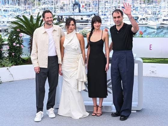 Cannes, 78th Cannes Film Festival 2025 - day 7 - photocall of the film Splitsville - In the picture: Kyle Marvin, Adria Arjona, Dakota Johnson and Michael Angelo Covino  Copyright: xAlbertoxTerenghix xipa-agency.netx xPoolxPhotoxEventsx05x IPA_Agency_IPA57926518