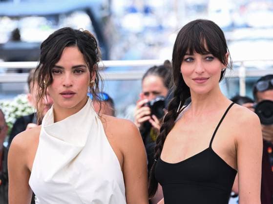 Cannes, Italy: Cannes, 78th Cannes Film Festival 2025 - day 7 - photocall of the film Splitsville - In the photo: Dakota Johnson and Adria Arjona Cannes Italy  - ZUMAp169 20250519_zea_p169_170 Copyright: xAlbertoxTerenghix