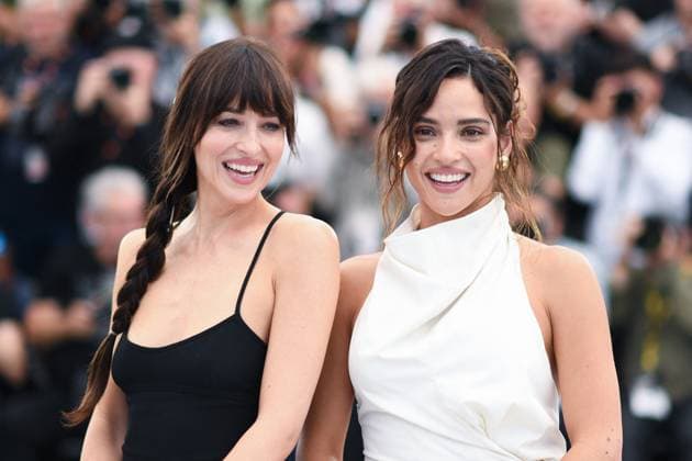 Cannes Splitsville Photocall AM Dakota Johnson and Adria Arjona attending the Splitsville Photocall in Cannes, France on May 19, 2025 as part of the 78th Cannes Film Festival. Photo by Aurore Marechal ABACAPRESS.COM Cannes France  Copyright: xMarechalxAurore ABACAx