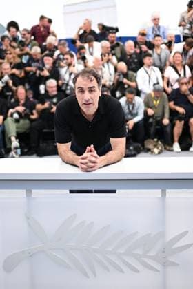 Cannes Splitsville Photocall AM Michael Angelo Covino attending the Splitsville Photocall in Cannes, France on May 19, 2025 as part of the 78th Cannes Film Festival. Photo by Aurore Marechal ABACAPRESS.COM Cannes France  Copyright: xMarechalxAurore ABACAx