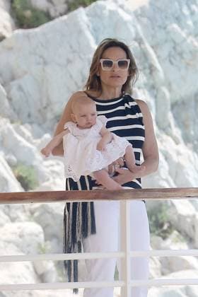 Cannes - Mariska Hargitay At Eden Roc Please hide children s faces prior to the publication - Mariska Hargitay at Eden Roc in Cap d Antibes, France on May 19, 2025. Photo by ABACAPRESS.COM Cap d Antibes France  Copyright: xABACAx