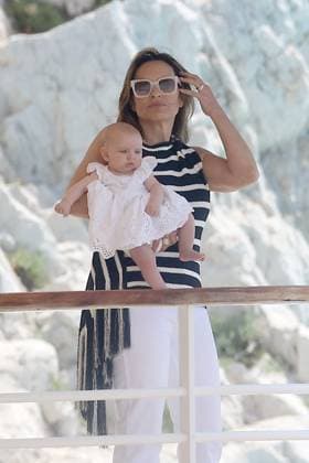 Cannes - Mariska Hargitay At Eden Roc Please hide children s faces prior to the publication - Mariska Hargitay at Eden Roc in Cap d Antibes, France on May 19, 2025. Photo by ABACAPRESS.COM Cap d Antibes France  Copyright: xABACAx