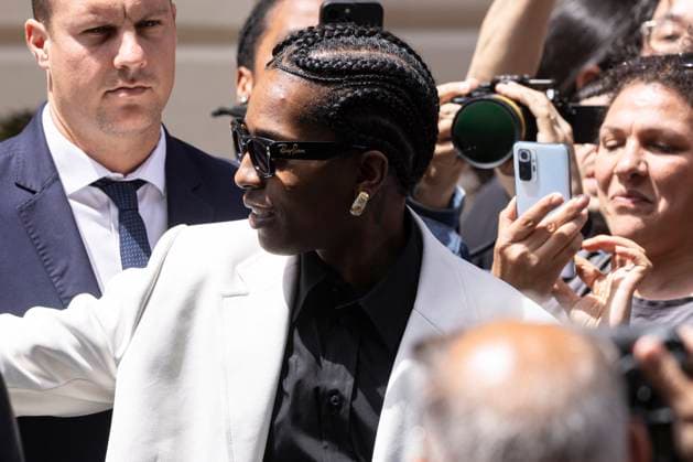 Cannes Spike Lee, A$ap Rocky leave Carlton Hotel MP Spike Lee, A$ap Rocky leave Carlton Hotel to attending photocall of - Highest 2 lowest - ahead the 78th annual Cannes Film Festival on May 19, 2025 in Cannes, France. Photo by Marco Piovanotto ABACAPRESS.COM  Copyright: xPiovanottoxMarco ABACAx