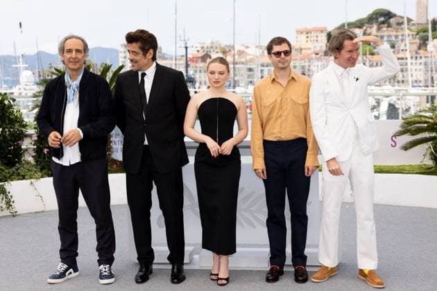 Photocall The Phoenician Scheme at the 78th Cannes International Film Festival Alexandre Desplat, Benicio del Toro, Mia Threapleton, Michael Cera and Wes Anderson at the photocall The Phoenician Scheme at the 78th Cannes International Film Festival at Palais des Festivals in Cannes, France, on May 19, 2025 Jacovides Moreau Bestimage The Phoenician Scheme photocall at the 78th annual Cannes Film Festival at Palais des Festivals in Cannes, France, on May 19, 2025 Cannes France  Copyright: xJACOVIDES-MOREAUx xBESTIMAGExJACOVIDES-MOREAUx xBESTIMAGEx