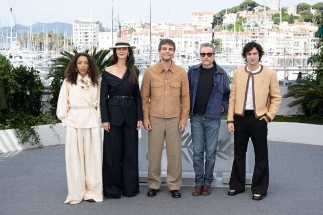 Entertainment Themen der Woche KW21 Entertainment Bilder des Tages Cannes - O Agente Secreto Photocall DN Alice Carvalho, Maria Fernanda Candido, Wagner Moura, Kleber Mendonça Filho and Gabriel Leone attend the O Agente Secreto (The Secret Agent) photocall at the 78th annual Cannes Film Festival at Palais des Festivals on May 19, 2025 in Cannes, France. Photo by David NIVIERE ABACAPRESS.COM CANNES France  Copyright: xNivierexDavid ABACAPRESS.COMx