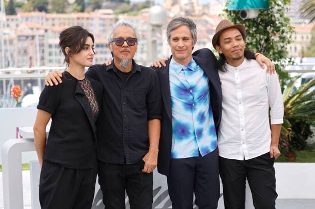 Angela Azevedo, Lav Diaz, Gael Garcia Bernal, Amado Arjay Babon at the photocall for the feature film Magalhaes Magallanes Magellan at the Festival de Cannes 2025 78 Cannes International Film Festival at the Palais des Festivals Cannes, 19 05 2025 Foto:xD.xBedrosianx xFuturexImagex magalhaes_5501