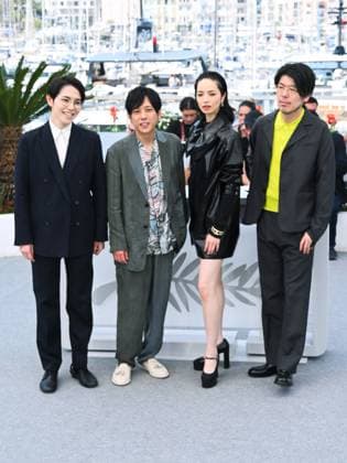Cannes, Italy: Cannes, 78th Cannes Film Festival 2025 - day 7 - photocall of the film Exit 8 - In the picture: Genki Kawamura, Nana Komatsu, Kazunari Ninomiya and Hirase Kentaro Cannes Italy  - ZUMAp169 20250519_zea_p169_950 Copyright: xAlbertoxTerenghix