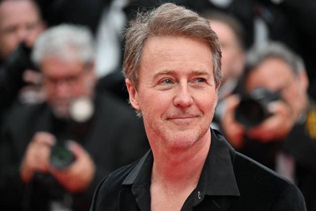 Entertainment Bilder des Tages Cannes Highest 2 Lowest Screening JR Edward Norton attending the screening of Highest 2 Lowest at 78th Cannes Film Festival in Cannes, France on May, 19, 2025. Photo by Julien Reynaud APS-Medias ABACAPRESS.COM Cannes France  Copyright: xReynaudxJulien APS-Medias ABACAx
