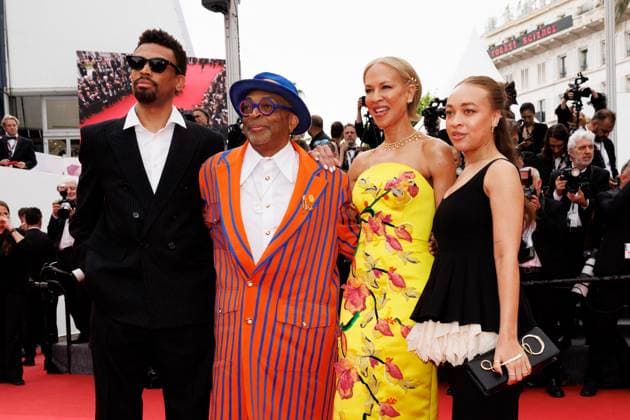 M Montée des marches du film Highest 2 Lowest lors du 78ème Festival International du Film de Cannes Spike Lee entouré de sa femme Tonya Lewis Lee et leurs enfants Jackson et Satchel Lee Montée des marches du film Highest 2 Lowest lors du 78ème Festival International du Film de Cannes, au Palais des Festivals à Cannes Le 19 mai 2025 Jacovides Moreau Bestimage Red carpet for the movie Highest 2 Lowest during the 78th Cannes International Film Festival at the Palais des Festivals in Cannes, France On may 19th 2025 Cannes France  Copyright: xJACOVIDES-MOREAUx xBESTIMAGExJACOVIDES-MOREAUx xBESTIMAGEx