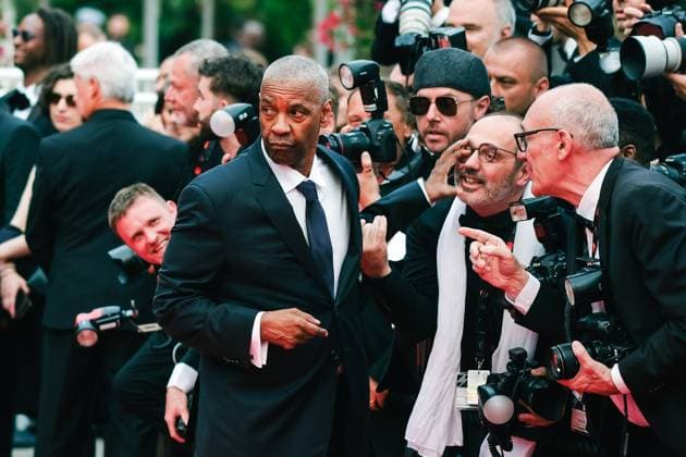 Red Carpet for Highest 2 Lowest , Palais des Festivals, Cannes, France Denzel Washington talking with photographers seen on the Red Carpet for Highest 2 Lowest during the 78th Festival de Cannes (Cannes International Film Festival) at Palais des Festivals, Cannes, , France on 19 May 2025. Picture, Credit:Julie Edwards Avalon France, French Riviera, Cannes, Palais des Festivals Copyright: xJuliexEdwardsx xAvalonx 1001043130