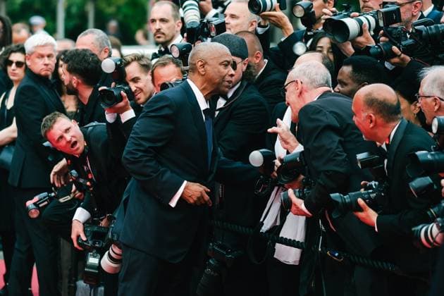 Red Carpet for Highest 2 Lowest , Palais des Festivals, Cannes, France Denzel Washington talking with photographers seen on the Red Carpet for Highest 2 Lowest during the 78th Festival de Cannes (Cannes International Film Festival) at Palais des Festivals, Cannes, , France on 19 May 2025. Picture, Credit:Julie Edwards Avalon France, French Riviera, Cannes, Palais des Festivals Copyright: xJuliexEdwardsx xAvalonx 1001043146