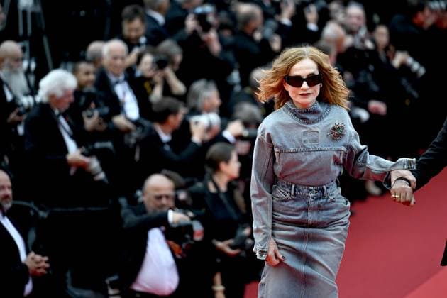 78eme Festival International du Film de Cannes Montée des marches du film Highest 2 Lowest 78th International Cannes Film Festival Red carpet for Highest 2 Lowest Movie 444690 2025 05 19 France Huppert, Isabelle  Copyright: xSergexArnalx xStarfacex STAR_444690_018