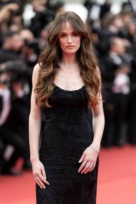 M Montée des marches du film Highest 2 Lowest lors du 78ème Festival International du Film de Cannes Anaëlle Duguet Montée des marches du film Highest 2 Lowest lors du 78ème Festival International du Film de Cannes, au Palais des Festivals à Cannes Le 19 mai 2025 Jacovides Moreau Bestimage Red carpet for the movie Highest 2 Lowest during the 78th Cannes International Film Festival at the Palais des Festivals in Cannes, France On may 19th 2025 Cannes France  Copyright: xJACOVIDES-MOREAUx xBESTIMAGExJACOVIDES-MOREAUx xBESTIMAGEx