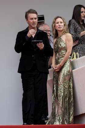 M Montée des marches du film Highest 2 Lowest lors du 78ème Festival International du Film de Cannes Edward Norton et sa femme Shauna Robertson Montée des marches du film Highest 2 Lowest lors du 78ème Festival International du Film de Cannes, au Palais des Festivals à Cannes On may 19th 2025 Jacovides Moreau Bestimage Red carpet for the movie Highest 2 Lowest during the 78th Cannes International Film Festival at the Palais des Festivals in Cannes, France On may 19th 2025 Cannes France  Copyright: xJACOVIDES-MOREAUx xBESTIMAGExJACOVIDES-MOREAUx xBESTIMAGEx