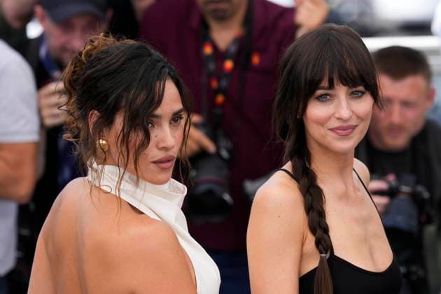 Splitsville Photocall - The 78th Annual Cannes Film Festival Adria Arjona and Dakota Johnson during the Splitsville photocall at the 78th annual Cannes Film Festival at Palais des Festivals on May 19, 2025 in Cannes, France. Cannes France  Copyright: xDanielexCifalÃ x originalFilename: cifala-notitle250519_npbEp.jpg