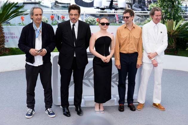 The Phoenician Scheme Photocall - The 78th Annual Cannes Film Festival Alexandre Desplat, Benicio del Toro, Mia Threapleton, Michael Cera and Wes Anderson during The Phoenician Scheme photocall at the 78th annual Cannes Film Festival at Palais des Festivals on May 19, 2025 in Cannes, France. Cannes France  Copyright: xDanielexCifalÃ x originalFilename: cifala-notitle250519_npfd3.jpg