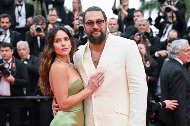 78eme Festival International du Film de Cannes Montée des marches du film Higest 2 Lowest 78th International Cannes Film Festival Red carpet for Highest 2 Lowest Movie 444701 2025 05 19 France Momoa, Jason Arjona, Adria  Copyright: xLionelxGuericolas MPPx STAR_444701_110
