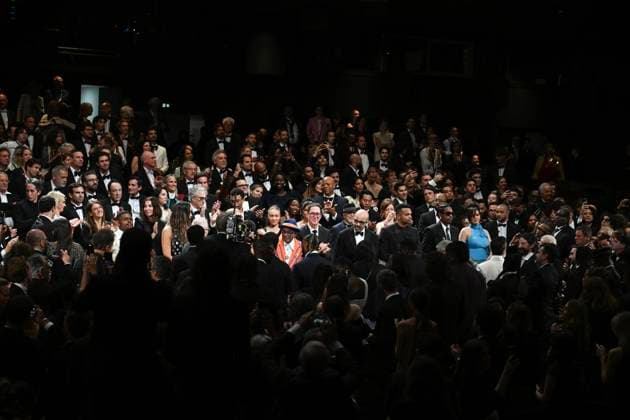 78eme Festival International du Film de Cannes Atmosphere a la fin de la projection du film Higest 2 Lowest 78th International Cannes Film Festival Atmosphere after Highest 2 Lowest screening EXCLUSIVE Contact us for any web use 444707 2025 05 19 Fenty, Robyn Rihanna Rihanna Mayers, Rakim ASAP Rocky  Copyright: xSergexArnalx xStarfacex STAR_444707_033