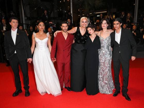 Cannes, 78th Cannes Film Festival 2025 - evening 7 - Red Carpet of the film Alpha Cannes, 78th Cannes Film Festival 2025 - evening 7 - red carpet of the film Alpha - In the photo: Louai El Amrousy, Emma Mackey, Mélissa Boros, Tahar Rahim, Julia Ducournau, Golshifteh Farahani, Finnegan Oldfield, Jean-Rachid Kallouche and Éric Altmayer Cannes Italy  Copyright: xIPA ABACAx