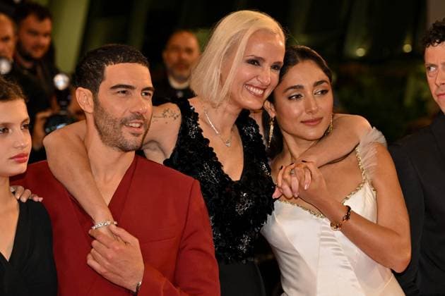 Cannes Alpha Screening JR Golshifteh Farahani, Julia Ducournau, Tahar Rahim attending the screening of Alpha at 78th Cannes Film Festival in Cannes, France on May, 19, 2025. Photo by Julien Reynaud APS-Medias ABACAPRESS.COM Cannes France  Copyright: xReynaudxJulien APS-Medias ABACAx
